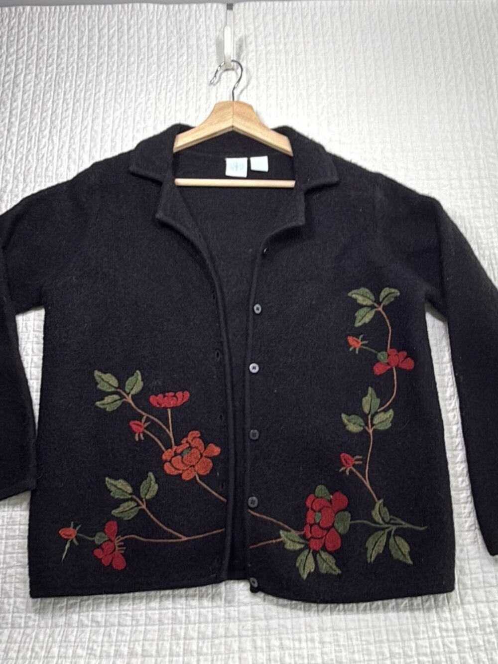 Vintage Y2K L.L. Bean 100% pure wool button-front cardigan sweater in excellent